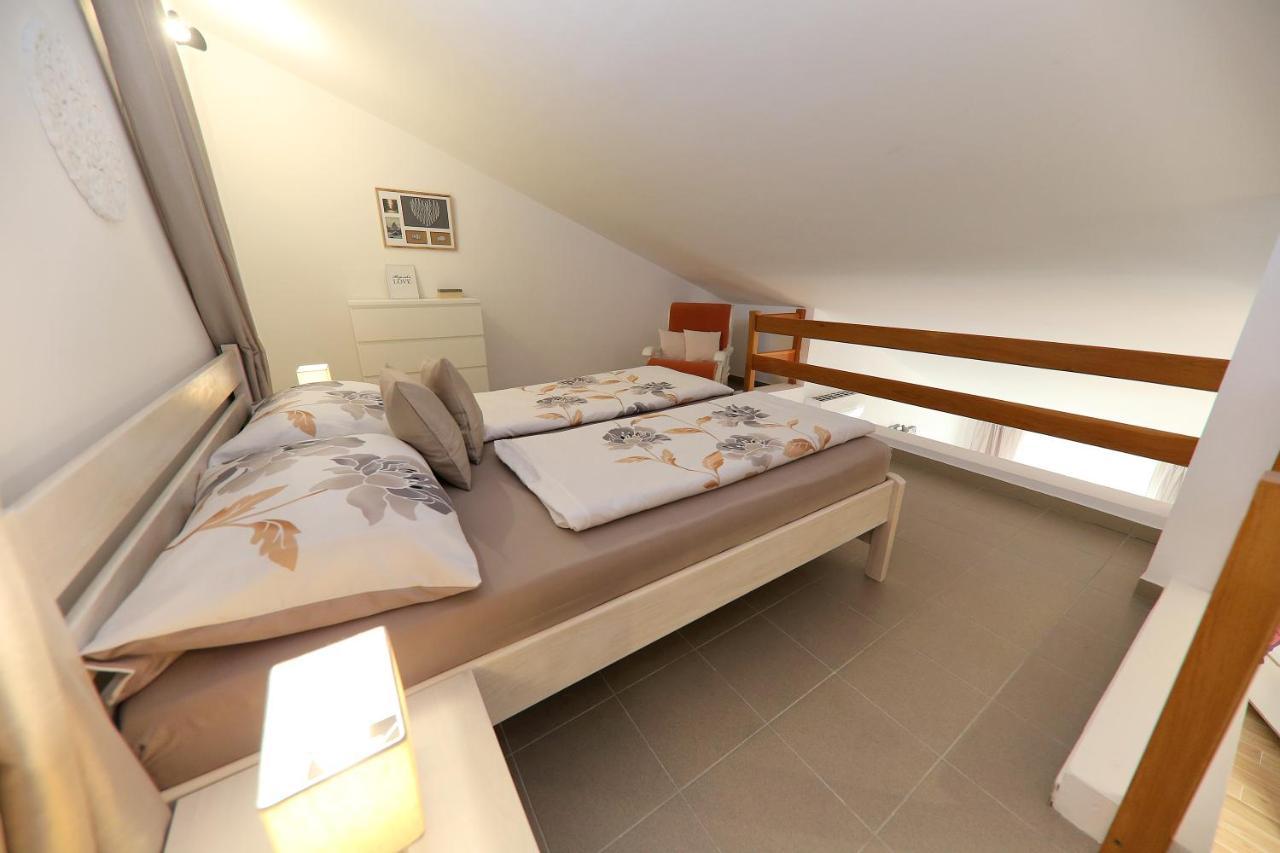 Apartmani Branka Murter Exterior photo